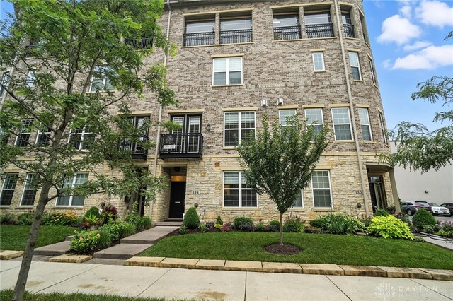 128 W Monument Ave, Dayton, OH 45402 - photo 2