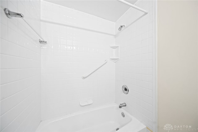 bathroom featuring shower / bathing tub combination