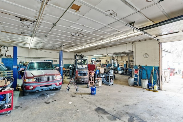 6384 Heffner Rd, Tipp City, OH 45371 - view of garage