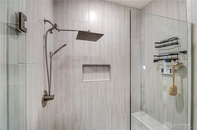 1002 Belfast Dr, Sugarcreek Township, OH 45440 - bathroom featuring tiled shower