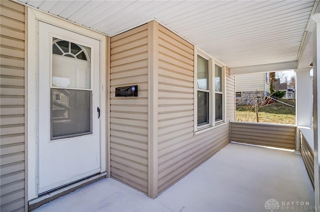 252 Illinois Ave, Dayton, OH 45410 - view of exterior entry with covered porch