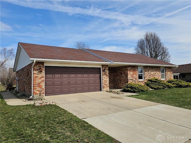 512 Buckeye Dr, Eaton, OH 45320 - photo 1
