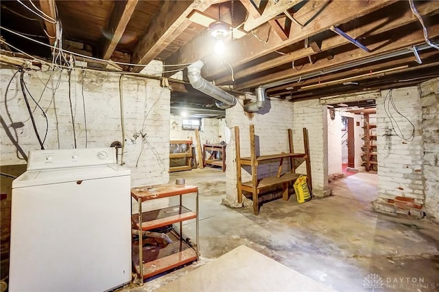 322 Hickory St, Dayton, OH 45410 - unfinished below grade area with washer / dryer