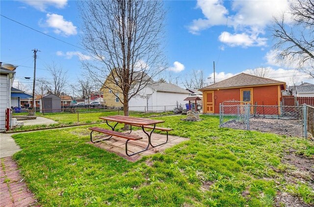 322 Hickory St, Dayton, OH 45410 - view of yard with fence
