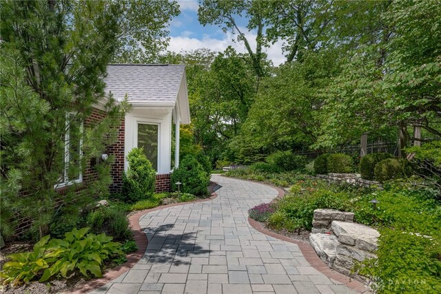 533 Lockerbie Ln, Kettering, OH 45429 - view of surrounding community