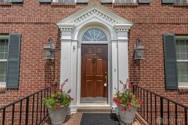 533 Lockerbie Ln, Kettering, OH 45429 - view of exterior entry featuring brick siding