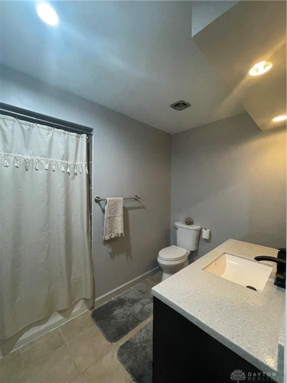 1314 Ridgeview Ave, Dayton, OH 45409 - bathroom featuring vanity, tile patterned flooring, and a shower with curtain