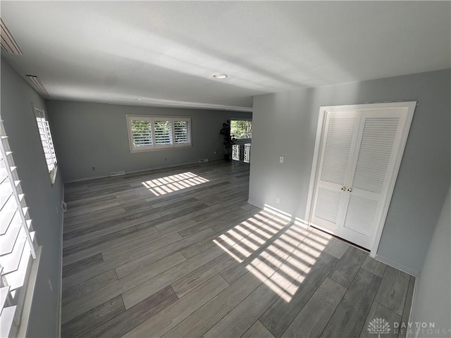 1314 Ridgeview Ave, Dayton, OH 45409 - unfurnished room with wood finished floors and baseboards