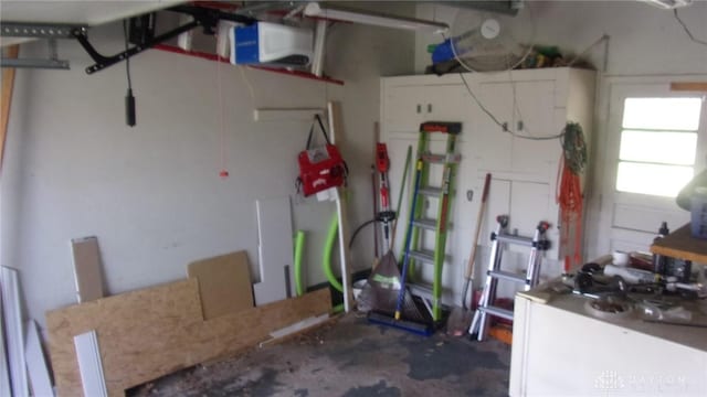 7581 Lockwood St, Dayton, OH 45415 - view of garage
