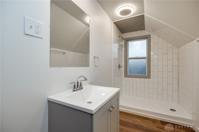 1711 Emerson Ave, Dayton, OH 45406 - full bathroom featuring vanity and tiled shower