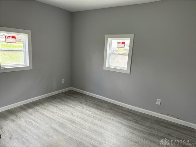 6718 Faversham Rd, Miamisburg, OH 45342 - unfurnished room with baseboards and wood finished floors