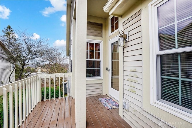 3949 E Summit Ridge Dr, Beavercreek, OH 45430 - view of wooden terrace