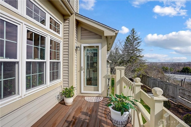 3949 E Summit Ridge Dr, Beavercreek, OH 45430 - deck featuring fence