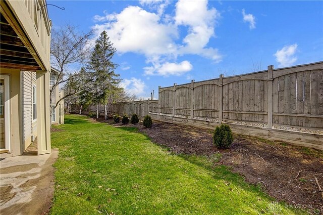 3949 E Summit Ridge Dr, Beavercreek, OH 45430 - view of yard