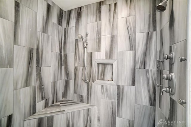 3558 Golden Fox Trl, Lebanon, OH 45036 - full bathroom with a tile shower