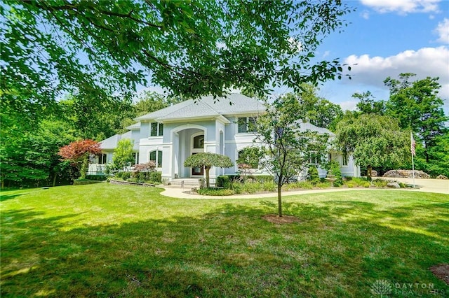 3558 Golden Fox Trl, Lebanon, OH 45036 - split foyer home with stucco siding and a front yard