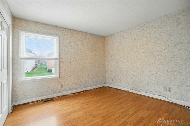 433 Vincent Ct, Middletown, OH 45042 - empty room featuring light wood-style flooring and baseboards