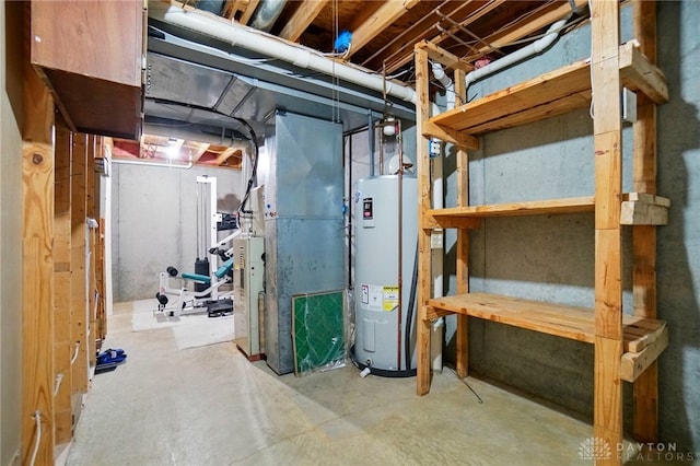 433 Vincent Ct, Middletown, OH 45042 - unfinished basement with water heater