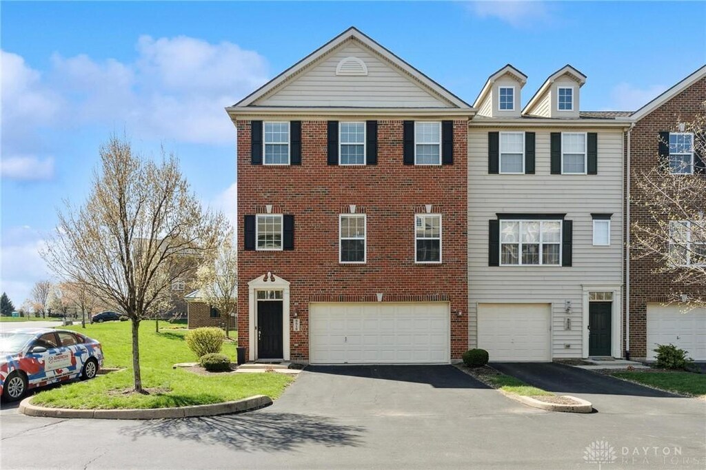 9518 Tahoe Dr, Dayton, OH 45458 - photo 1
