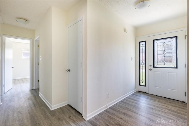 645 Brookfield Rd, Dayton, OH 45429 - entrance foyer featuring wood finished floors and baseboards