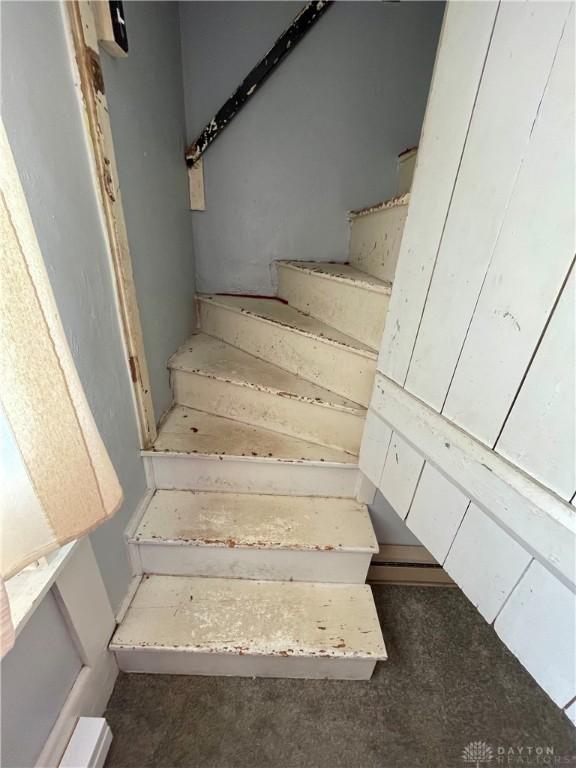 127 S Main St, Lewisburg, OH 45338 - view of stairs