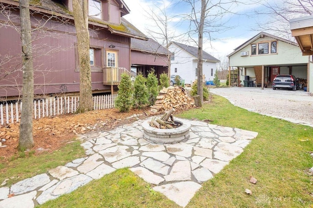 view of yard with driveway