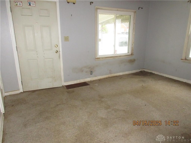 1329 Lamar Dr, Springfield, OH 45504 - empty room with carpet floors and baseboards
