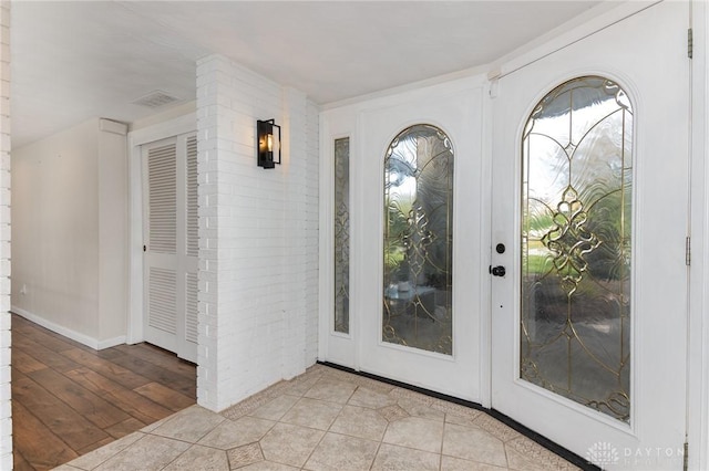 330 Rumson St, Englewood, OH 45322 - entryway featuring light wood-style flooring