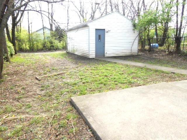 view of outdoor structure featuring an outdoor structure
