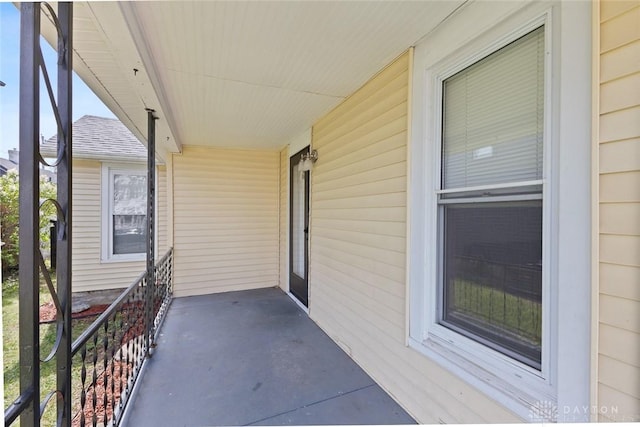40 E Pease Ave, Dayton, OH 45449 - exterior space featuring covered porch