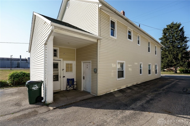 115 Sycamore St, Brookville, OH 45309 - view of side of home