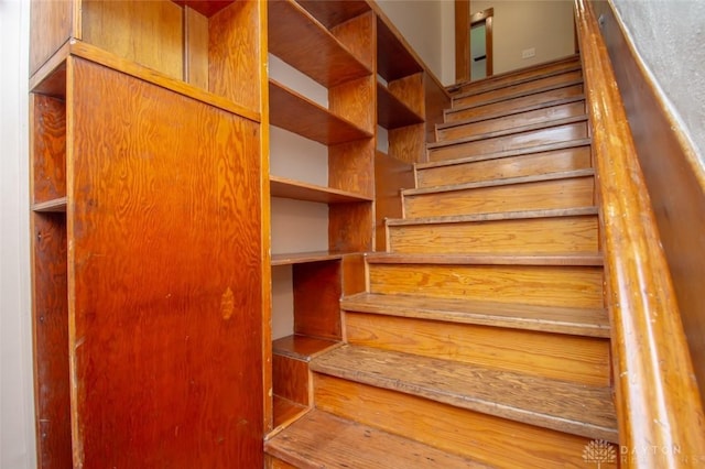 117 Montgomery Ave, Franklin, OH 45005 - view of stairway