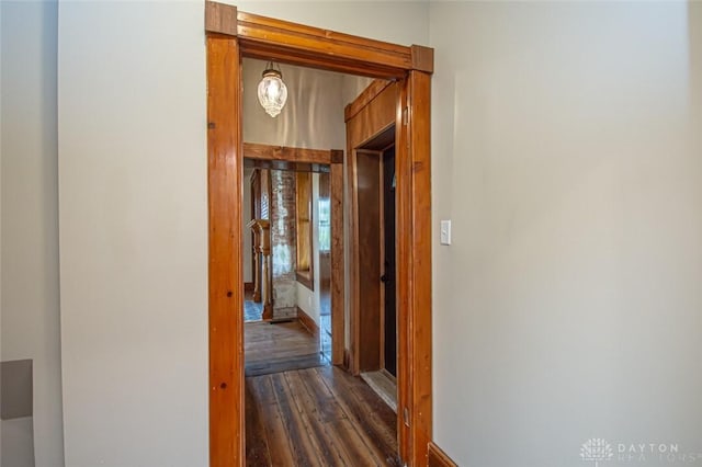 117 Montgomery Ave, Franklin, OH 45005 - hallway with dark wood-type flooring