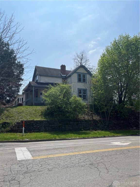 400 S Detroit St, Xenia, OH 45385 - view of property exterior featuring a chimney