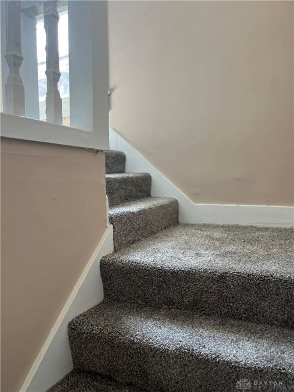400 S Detroit St, Xenia, OH 45385 - view of stairway