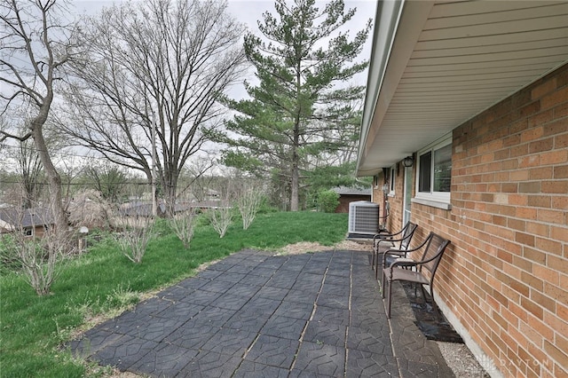 320 Orangewood Dr, Dayton, OH 45429 - view of patio / terrace featuring cooling unit