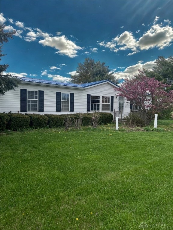 14384 NW US Highway 35, Jeffersonville, OH 43128 - view of front of home featuring a front lawn