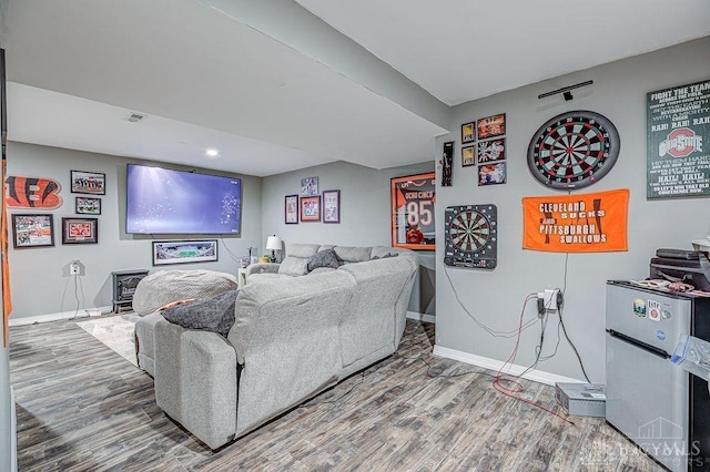 631 Alpine Pl, Trenton, OH 45067 - living room with baseboards, wood finished floors, visible vents, and recessed lighting