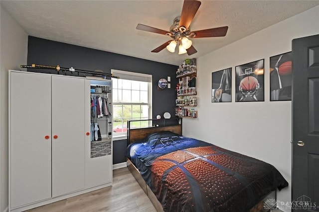 171 Pleasant Hill Blvd, Franklin, OH 45005 - bedroom featuring light wood-type flooring and a ceiling fan