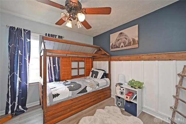 171 Pleasant Hill Blvd, Franklin, OH 45005 - bedroom featuring a ceiling fan and wood finished floors