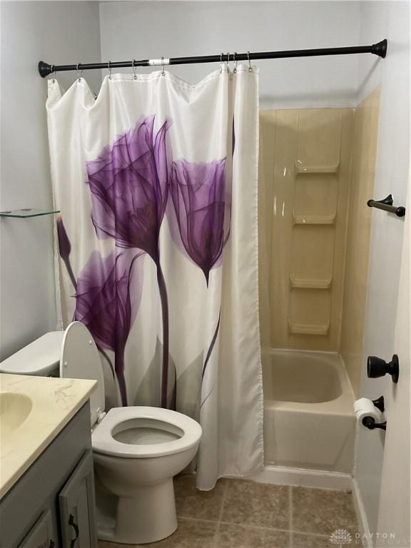 1331 Malden Ave, Springfield, OH 45504 - bathroom with shower / bath combo, vanity, and toilet
