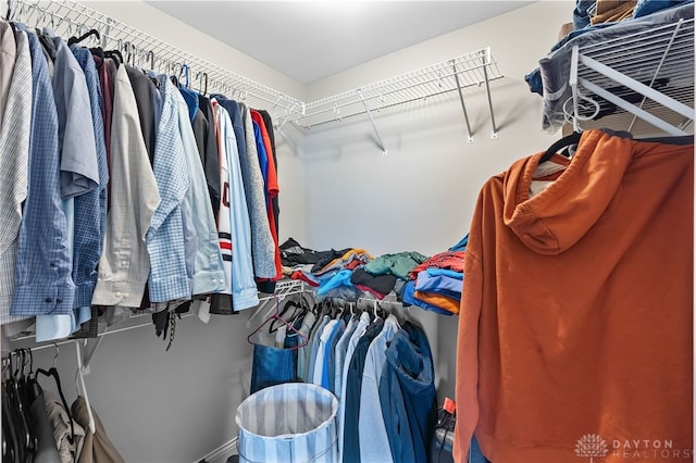 1621 Stonebury Ct, Xenia, OH 45385 - view of walk in closet