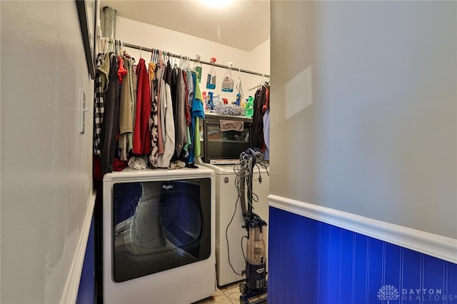 509 Hamilton Ave, New Carlisle, OH 45344 - washroom with washing machine and dryer and a wainscoted wall