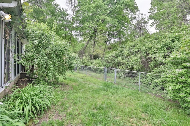 5565 Ehrling Rd, Cincinnati, OH 45227 - view of yard with fence