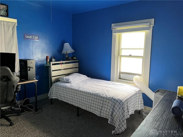 bedroom featuring carpet floors