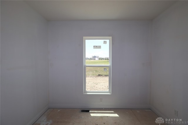 2014 Glen Valley Dr Unit 218, Washington Twp, OH 45458 - unfurnished room with baseboards