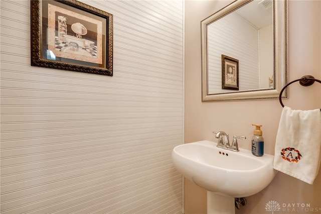 717 Walden Way, Dayton, OH 45440 - bathroom featuring a sink