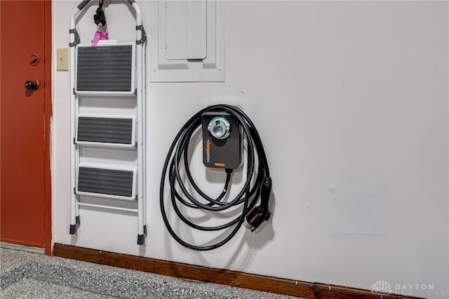 717 Walden Way, Dayton, OH 45440 - details with electric panel