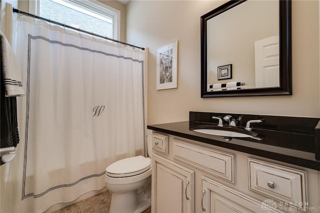 835 Vintage Green Way, Centerville, OH 45458 - full bathroom with toilet, vanity, and curtained shower