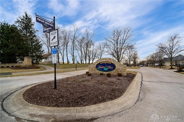 835 Vintage Green Way, Centerville, OH 45458 - view of asphalt street with curbs, traffic signs, and sidewalks